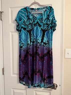 HEIMISH USA Teal, Black, White Floral Print Top